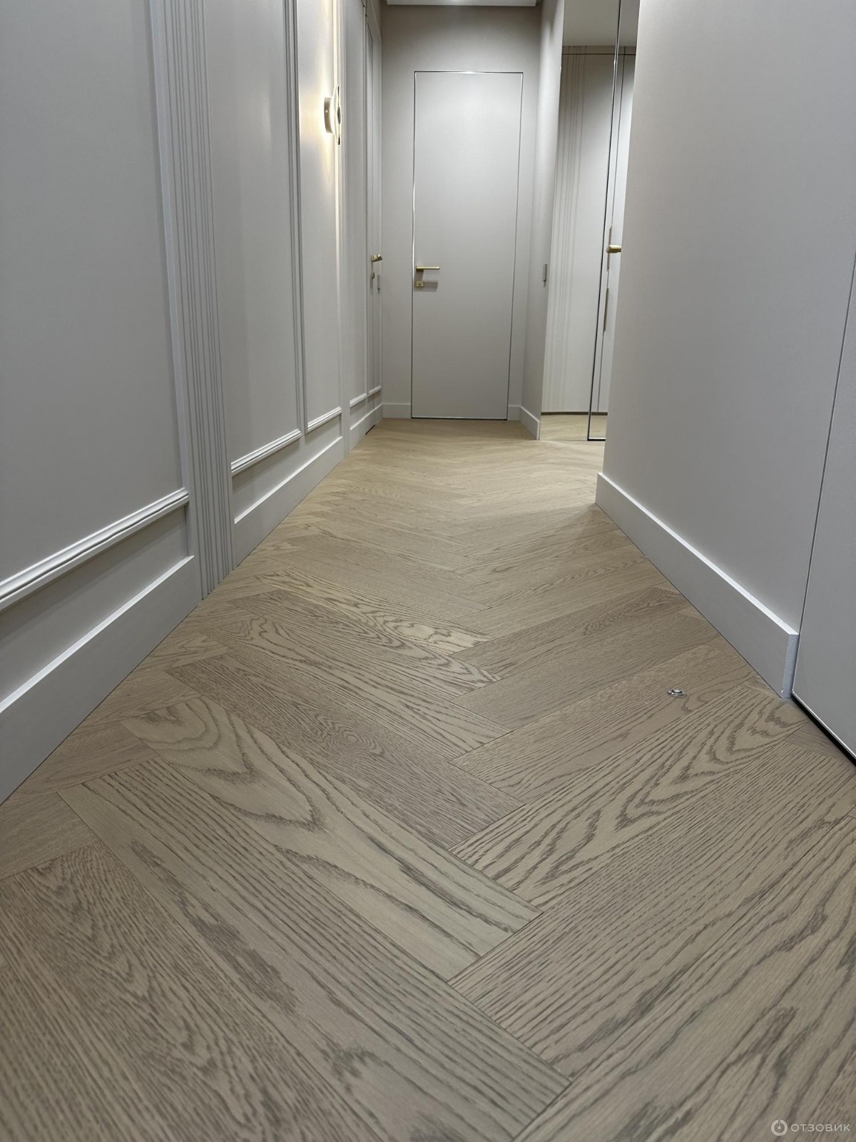 Композитная паркетная доска Quartz Parquet Елка Дуб шампань 33-414 венгерская елка 635×127×5 фото в интерьере